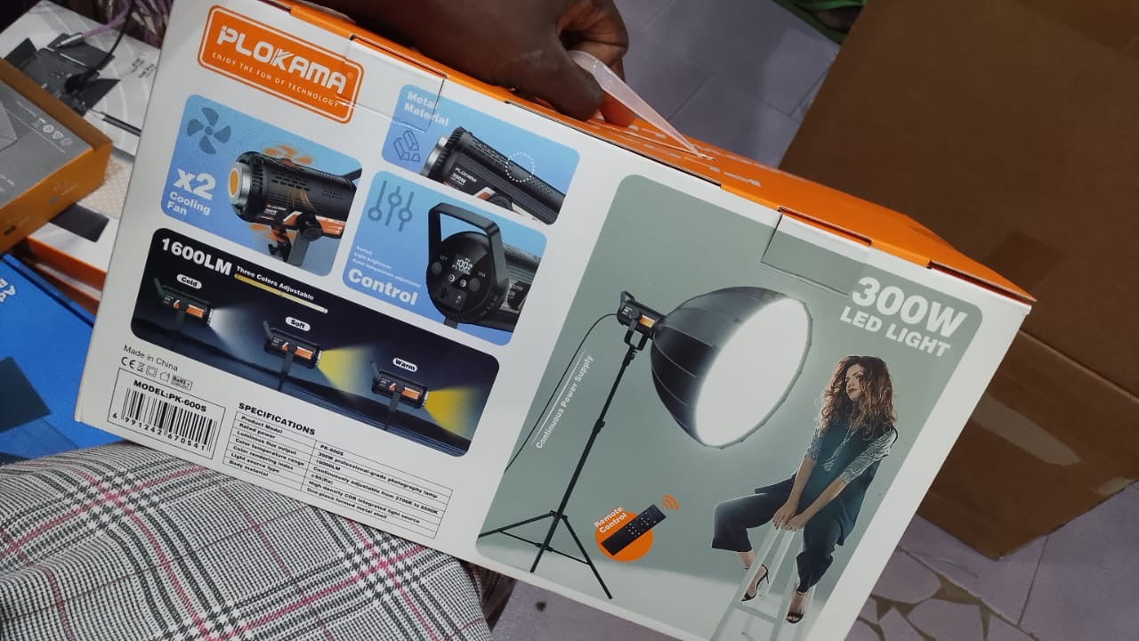 Projecteur pro PLOKAMA PK600s 300W