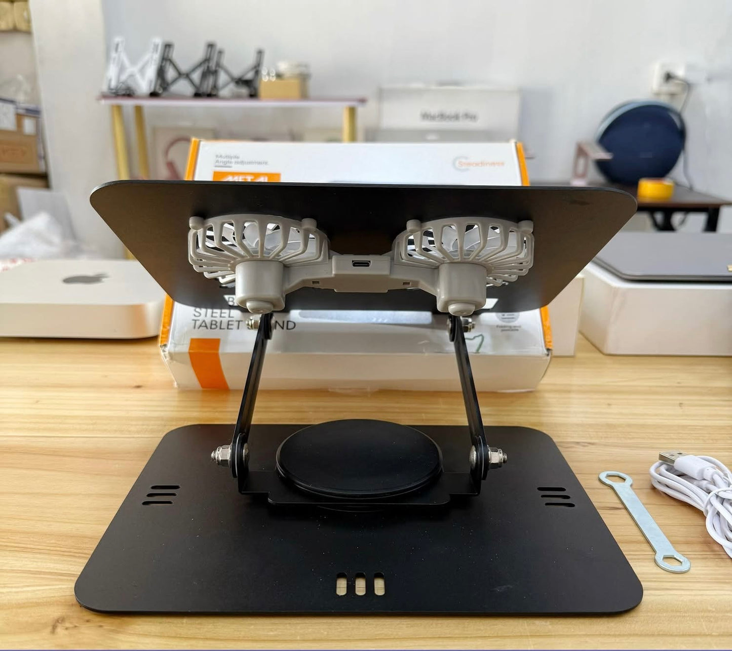 Support PC portable en métal rotatif 360° – modèle L-018 !